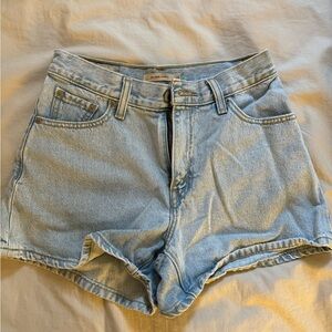 Levi’s 80s Mom Shorts